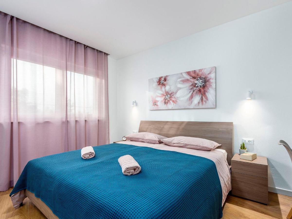 Holiday Home Villa Isabela - Prc423 By Interhome Nova Vas  Buitenkant foto